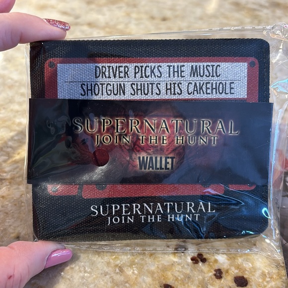 Supernatural Wallet & Keychain - Picture 2 of 5